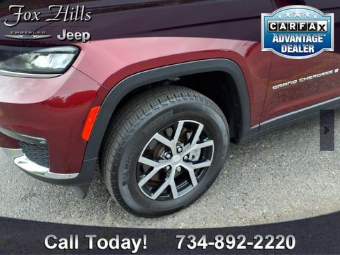 Used 2023 Jeep Grand Cherokee L Limited AWD/4WD image 5