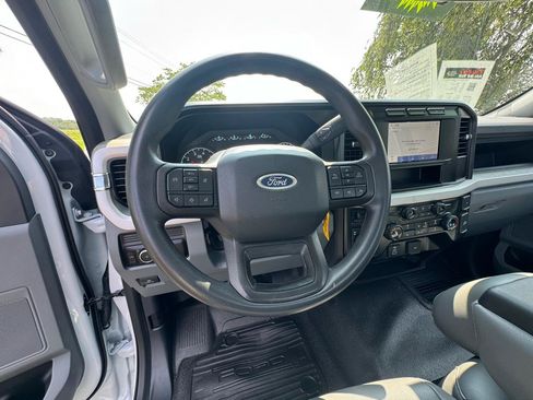 Used 2024 Ford F250 XL w/ XL Chrome Package AWD/4WD image 14