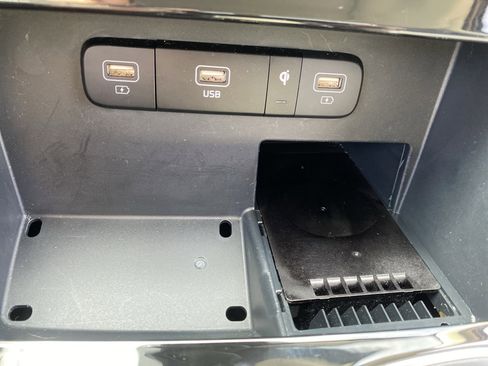 Used 2024 Kia Carnival SX Prestige image 21