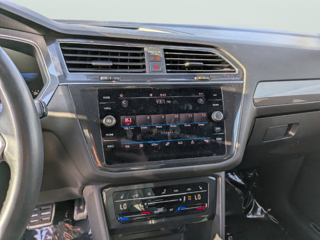 Certified 2023 Volkswagen Tiguan SE R-Line FWD image 22