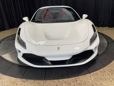 Used 2022 Ferrari F8 Tributo image 5