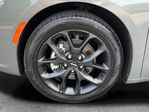 Used 2025 Chrysler Pacifica Limited FWD image 26