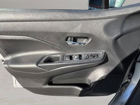 Used 2023 Nissan Versa SV image 17