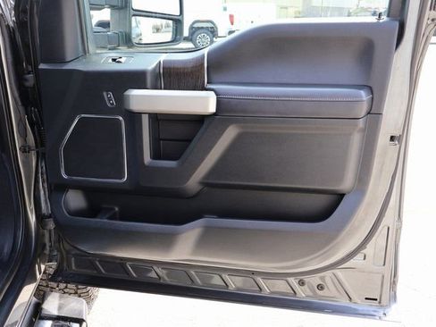 Used 2020 Ford F250 Lariat w/ Lariat Value Package AWD/4WD image 11