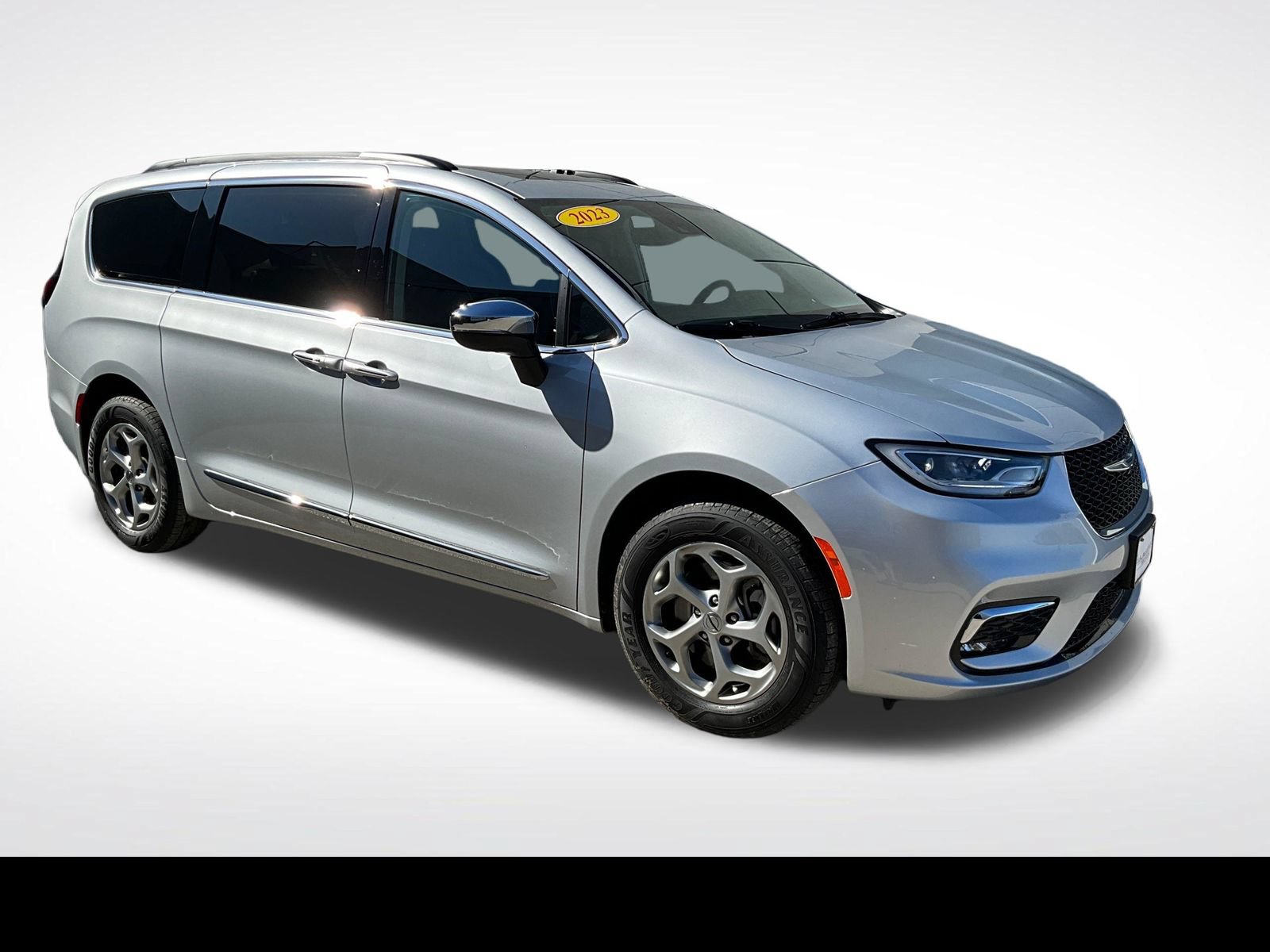 Used 2023 Chrysler Pacifica Limited AWD/4WD image 23