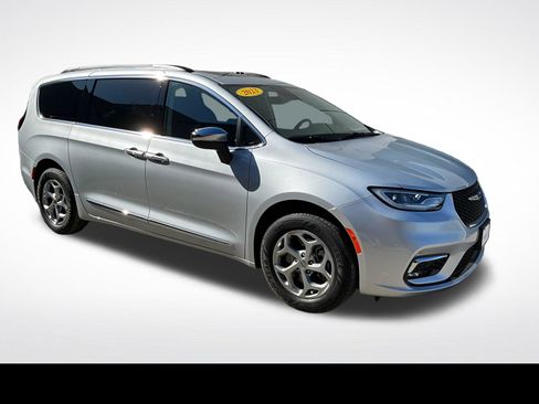Used 2023 Chrysler Pacifica Limited AWD/4WD image 23