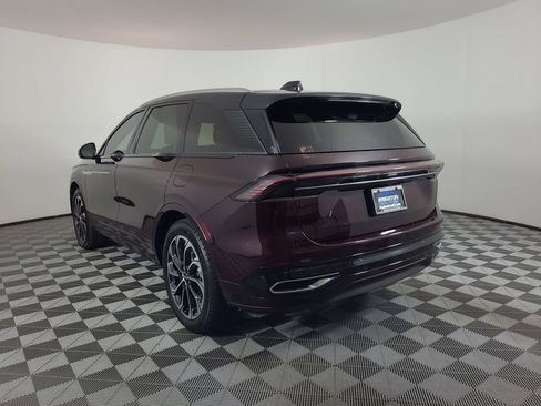 Used 2025 Lincoln Nautilus Reserve AWD/4WD image 5