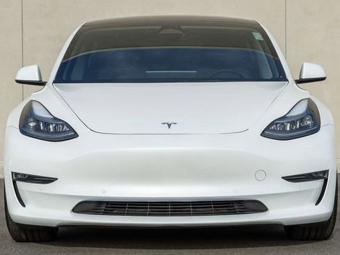 Used 2022 Tesla Model 3 Performance image 2
