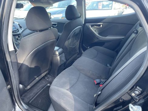 Used 2015 Hyundai Elantra SE w/ Option Group 03 FWD image 19