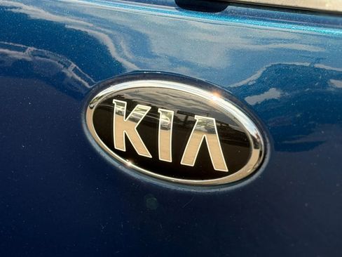 Used 2018 Kia Niro EX w/ EX Premium Package FWD image 13