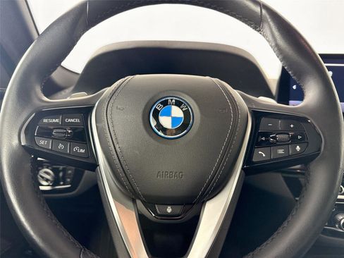 Used 2023 BMW 530e xDrive image 16