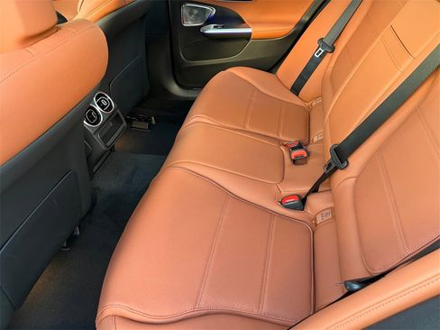 Certified 2025 Mercedes-Benz C 300 4MATIC Sedan image 8