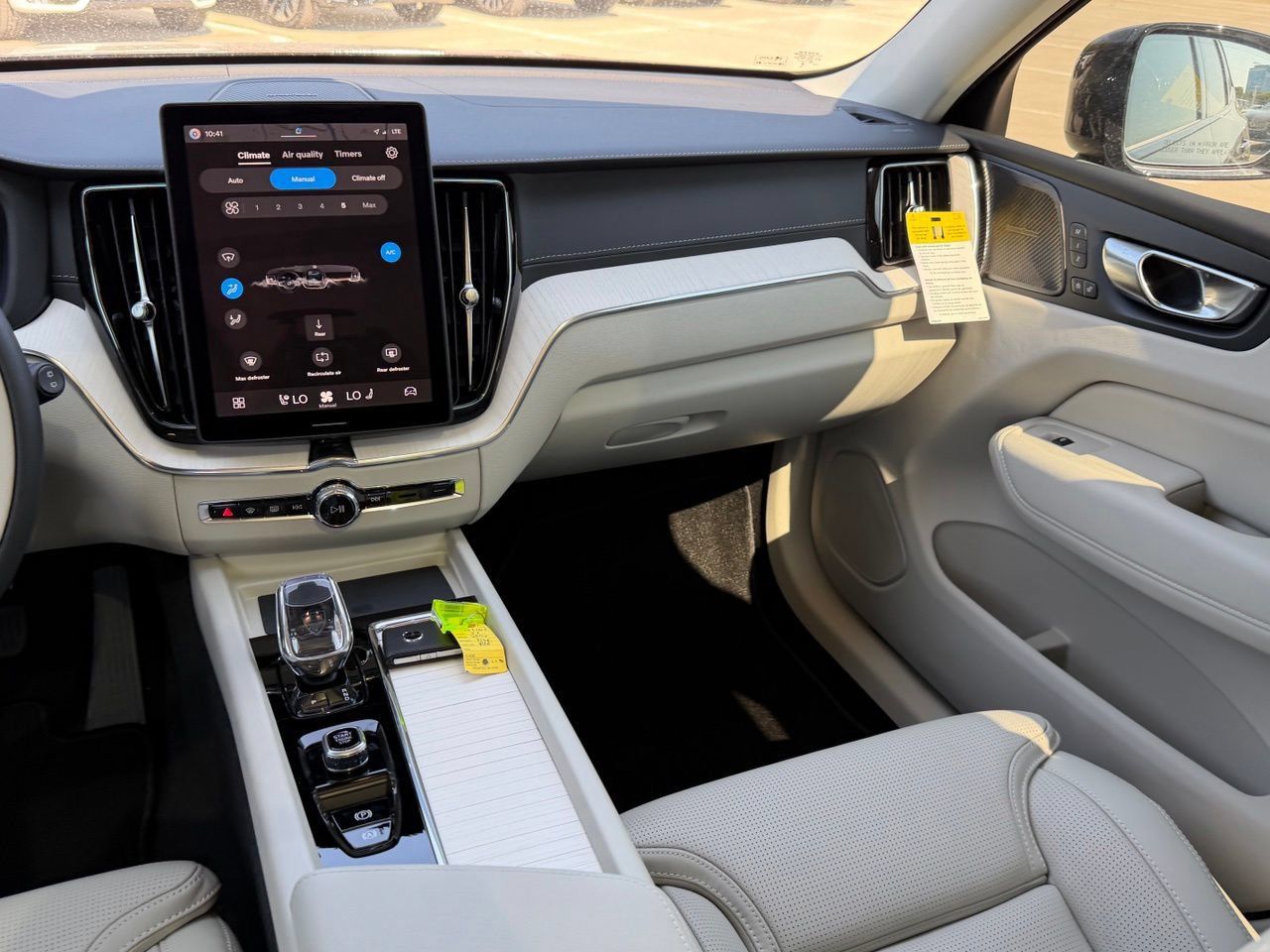 New 2027 Volvo XC60 B5 Ultra AWD/4WD image 12