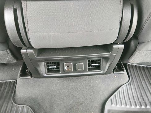 Used 2023 GMC Sierra 2500 SLE w/ SLE Convenience Package image 18