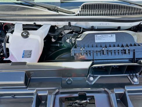 Certified 2024 Chevrolet Express 3500 LT w/ LT Preferred Equipment Group image 5