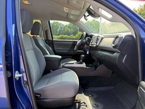 Used 2022 Toyota Tacoma SR5 RWD image 30