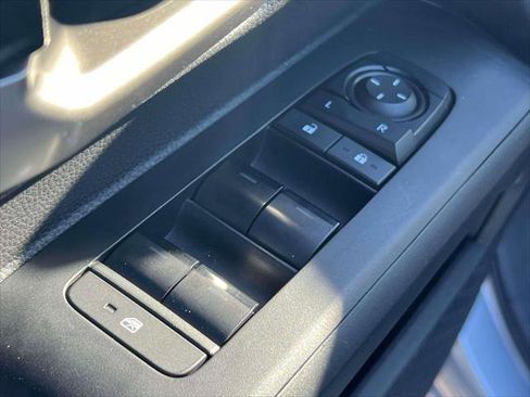 Used 2024 Toyota Tacoma TRD Off-Road image 15