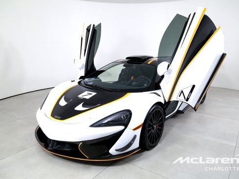 Used 2020 McLaren 620R RWD image 5