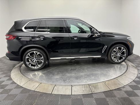 Used 2023 BMW X5 xDrive40i w/ Premium Package image 17