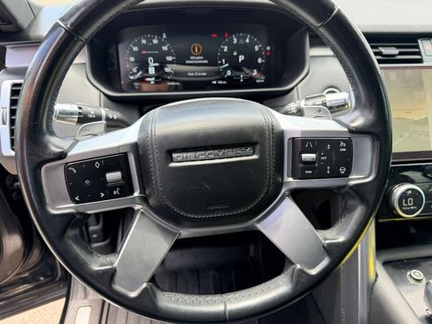 Used 2022 Land Rover Discovery HSE R-Dynamic AWD/4WD image 9