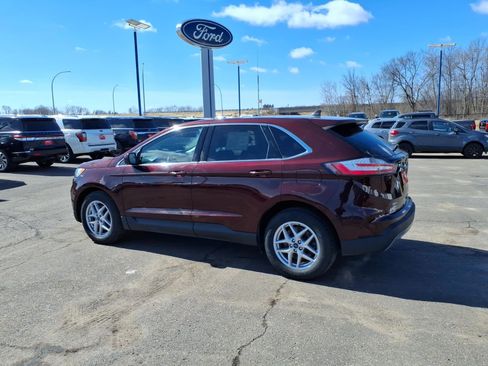 Used 2021 Ford Edge SEL w/ Convenience Package image 3