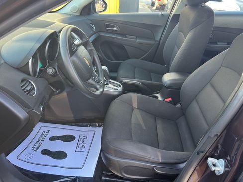 Used 2015 Chevrolet Cruze LT FWD image 16
