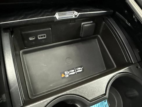 Used 2022 GMC Yukon XL Denali AWD/4WD image 37