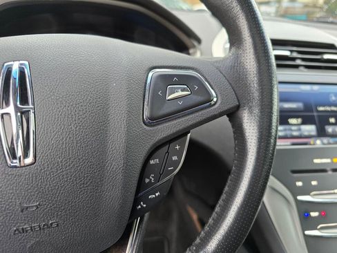 Used 2013 Lincoln MKZ Hybrid image 30