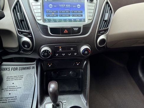 Used 2011 Hyundai Tucson GLS image 12