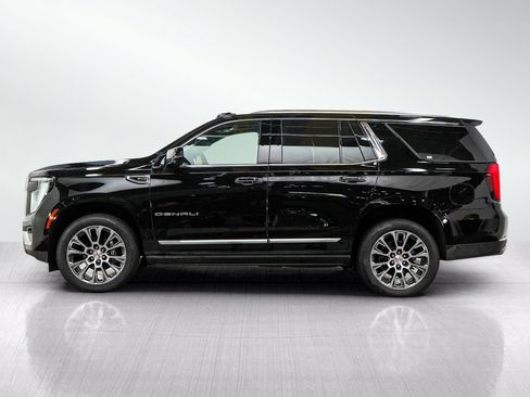 Used 2025 GMC Yukon Denali w/ Sun & Power Step Package AWD/4WD image 2