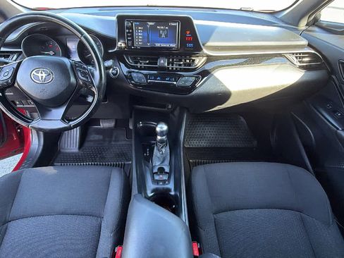 Used 2018 Toyota C-HR XLE FWD image 26