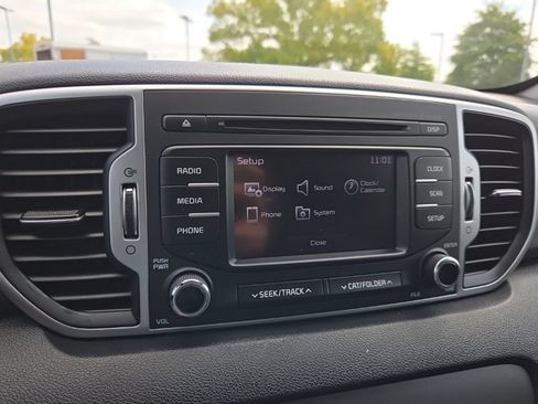 Used 2018 Kia Sportage LX FWD image 37