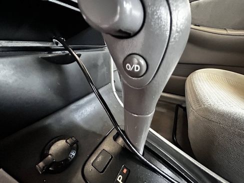 Used 2005 Toyota Corolla CE FWD image 18