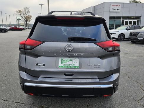 New 2026 Nissan Rogue Platinum image 8