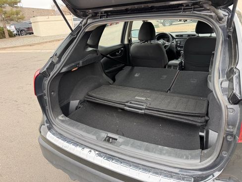 Used 2018 Nissan Rogue Sport SV image 10