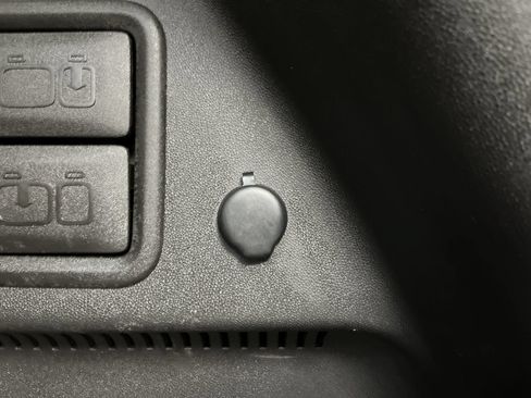 Used 2020 Chevrolet Equinox LT FWD image 29