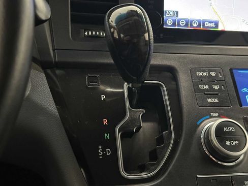 Used 2015 Toyota Sienna XLE w/ XLE Navigation Package AWD/4WD image 16