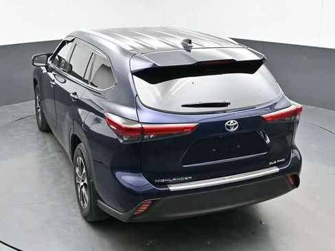 Used 2022 Toyota Highlander XLE image 37