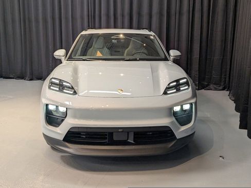 New 2025 Porsche Macan 4S Electric image 10
