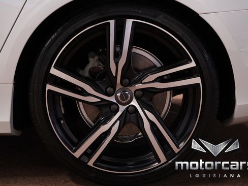 Used 2019 Volvo V90 T5 R-Design image 20