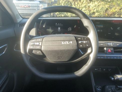 Used 2025 Kia K4 LXS image 11
