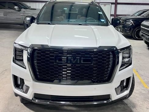 Used 2024 GMC Yukon Denali Ultimate AWD/4WD image 11