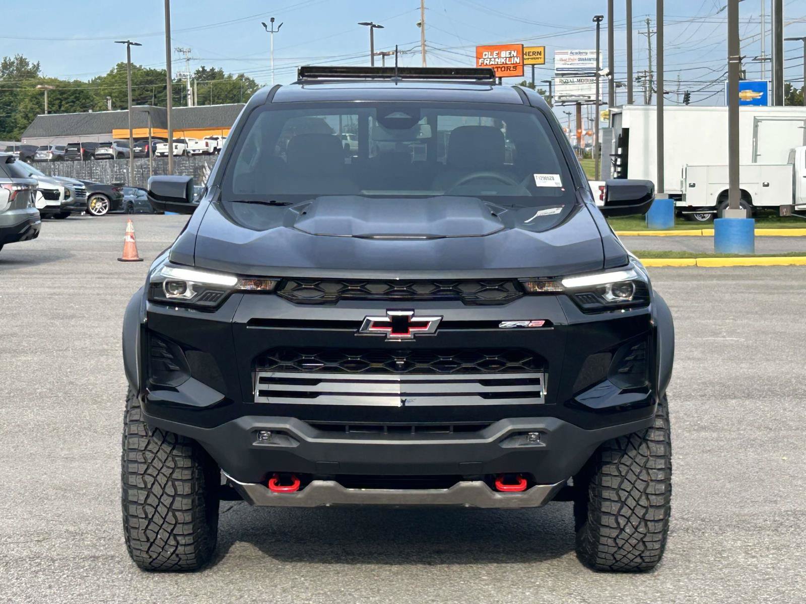 New 2026 Chevrolet Colorado ZR2 w/ Midnight Edition AWD/4WD image 2