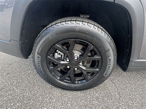 Used 2024 Jeep Grand Cherokee L Laredo image 17