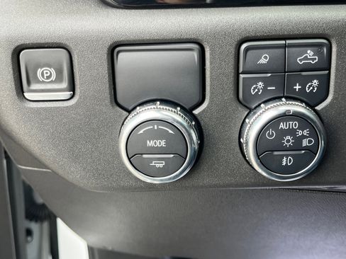 Used 2025 GMC Sierra 1500 SLT RWD image 23