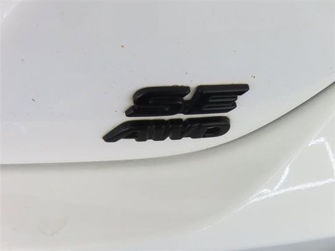 Used 2022 Toyota Camry SE w/ Cold Weather Package AWD/4WD image 13