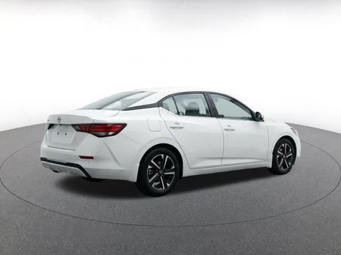 Used 2025 Nissan Sentra SV FWD image 17