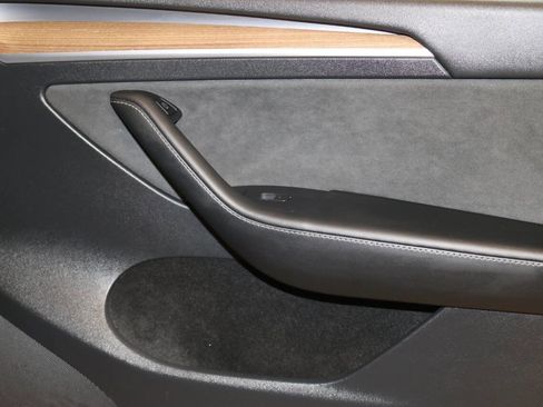 Used 2023 Tesla Model Y Performance image 54