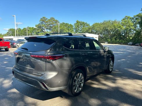 Used 2023 Toyota Highlander Limited AWD/4WD image 5