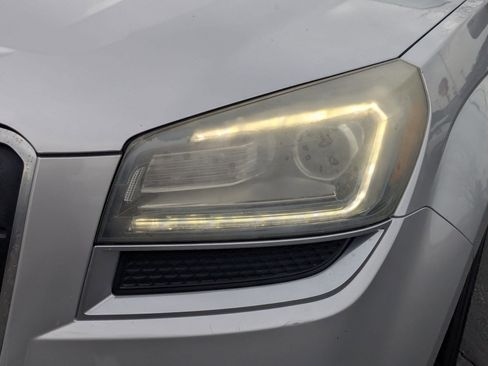 Used 2016 GMC Acadia SLT image 12